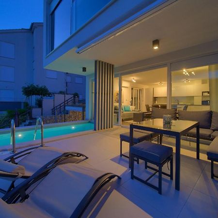 Villa Solis Lacus Modern Apartment - Private Heated Pool - Smart Tv Sky X - Free Parking Njivice Eksteriør bilde