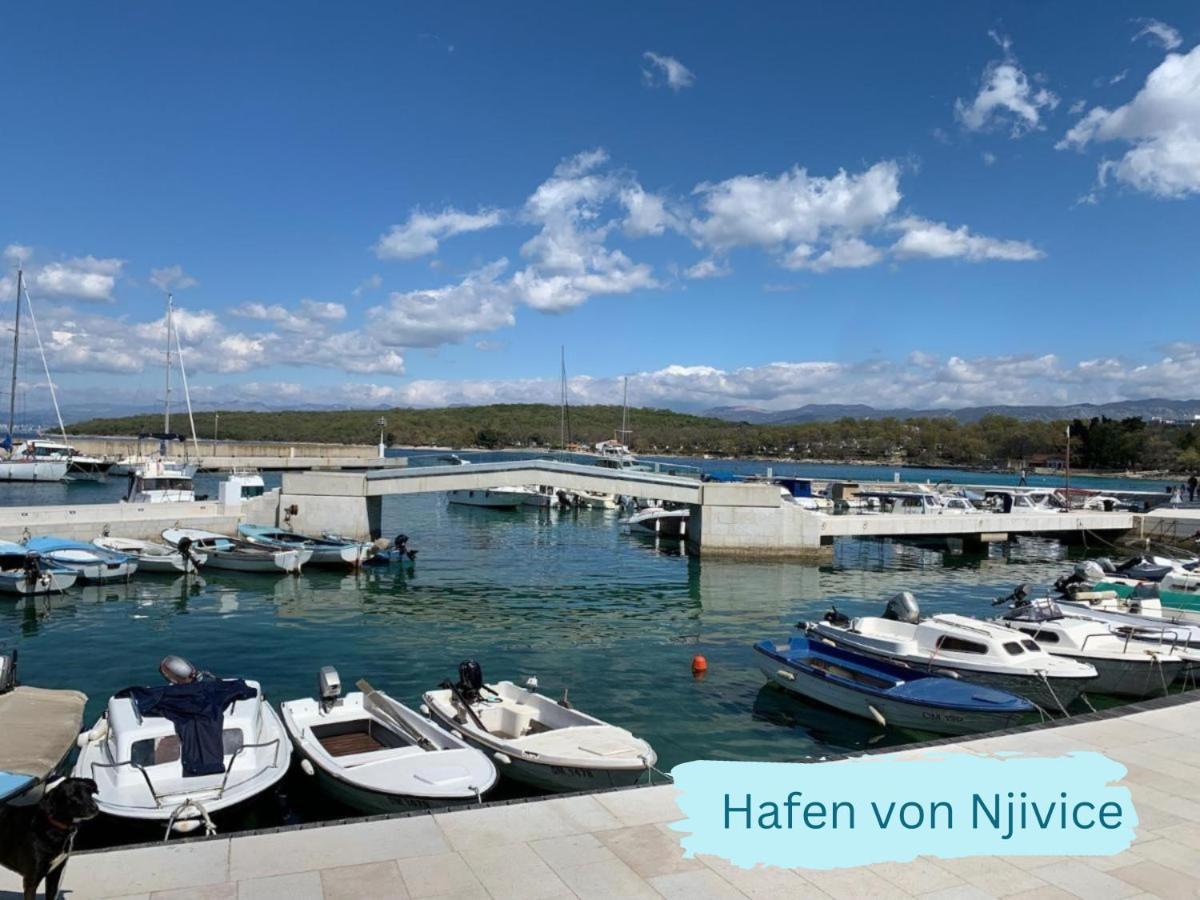 Villa Solis Lacus Modern Apartment - Private Heated Pool - Smart Tv Sky X - Free Parking Njivice Eksteriør bilde