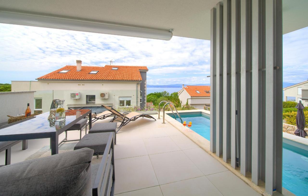 Villa Solis Lacus Modern Apartment - Private Heated Pool - Smart Tv Sky X - Free Parking Njivice Eksteriør bilde