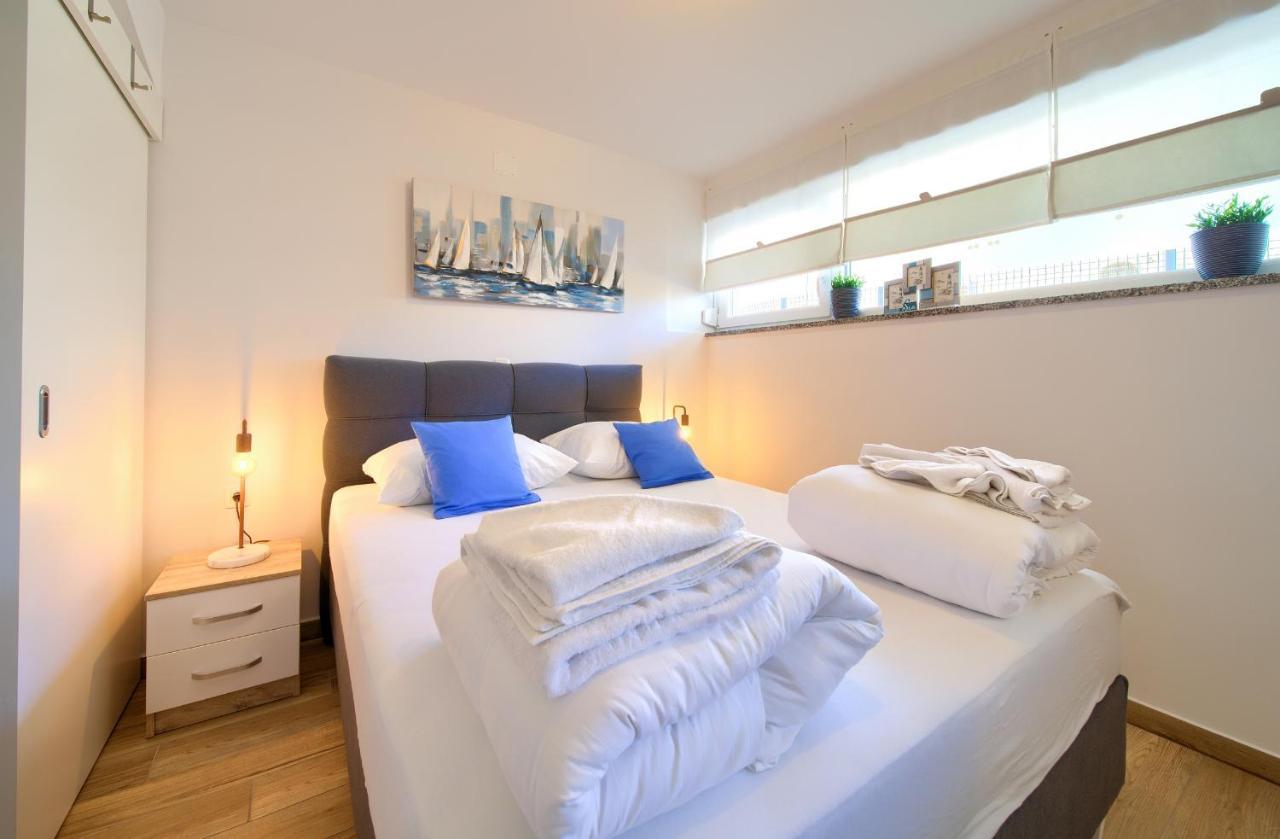 Villa Solis Lacus Modern Apartment - Private Heated Pool - Smart Tv Sky X - Free Parking Njivice Eksteriør bilde