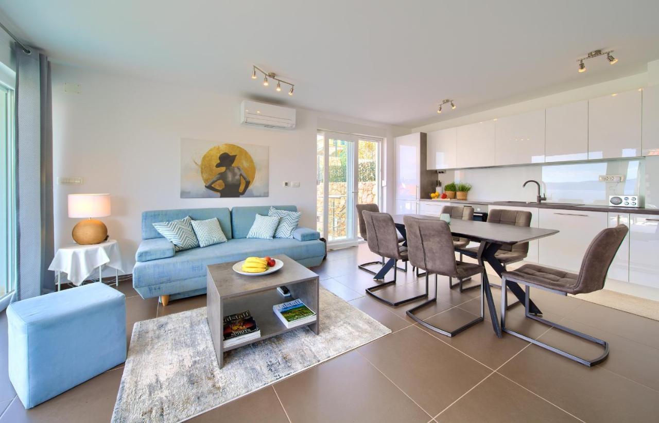Villa Solis Lacus Modern Apartment - Private Heated Pool - Smart Tv Sky X - Free Parking Njivice Eksteriør bilde
