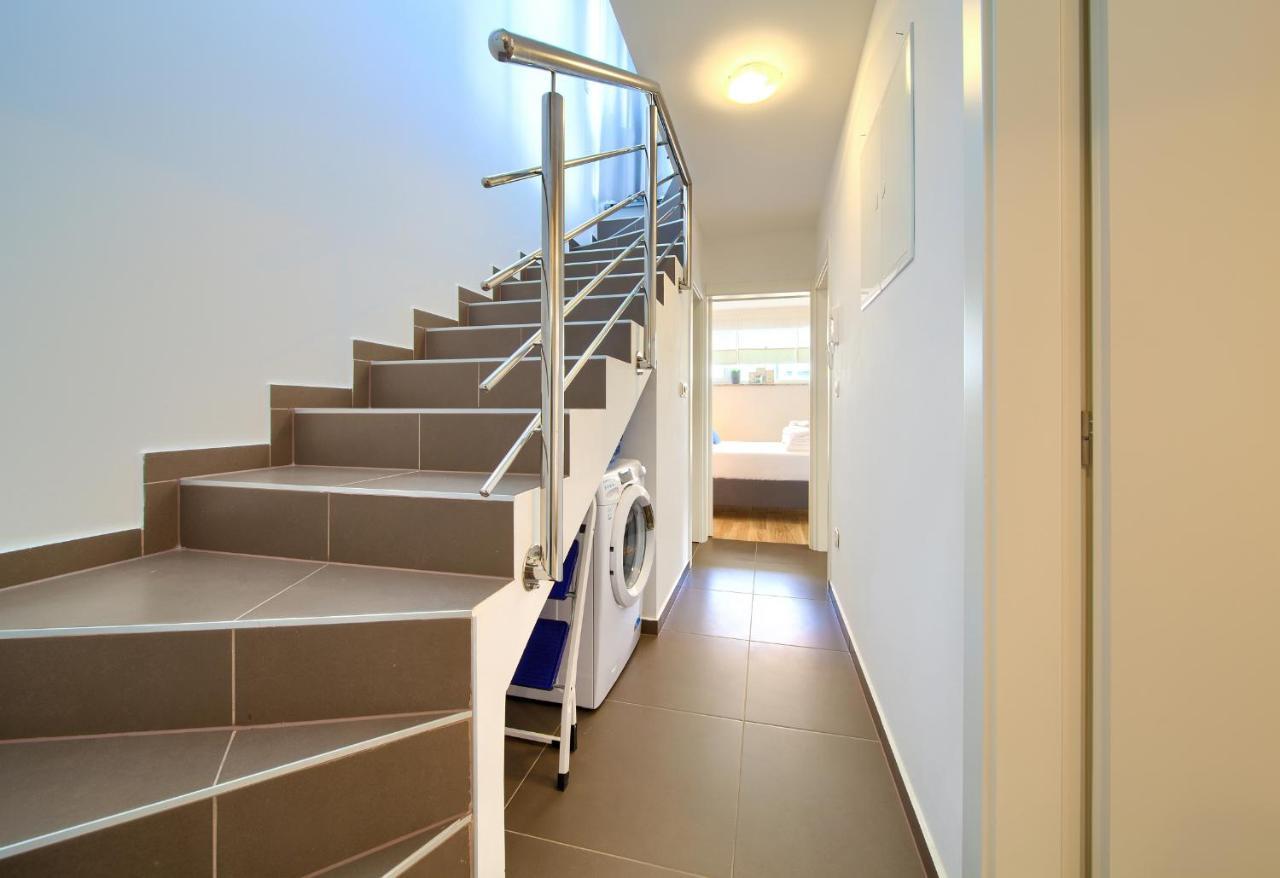 Villa Solis Lacus Modern Apartment - Private Heated Pool - Smart Tv Sky X - Free Parking Njivice Eksteriør bilde