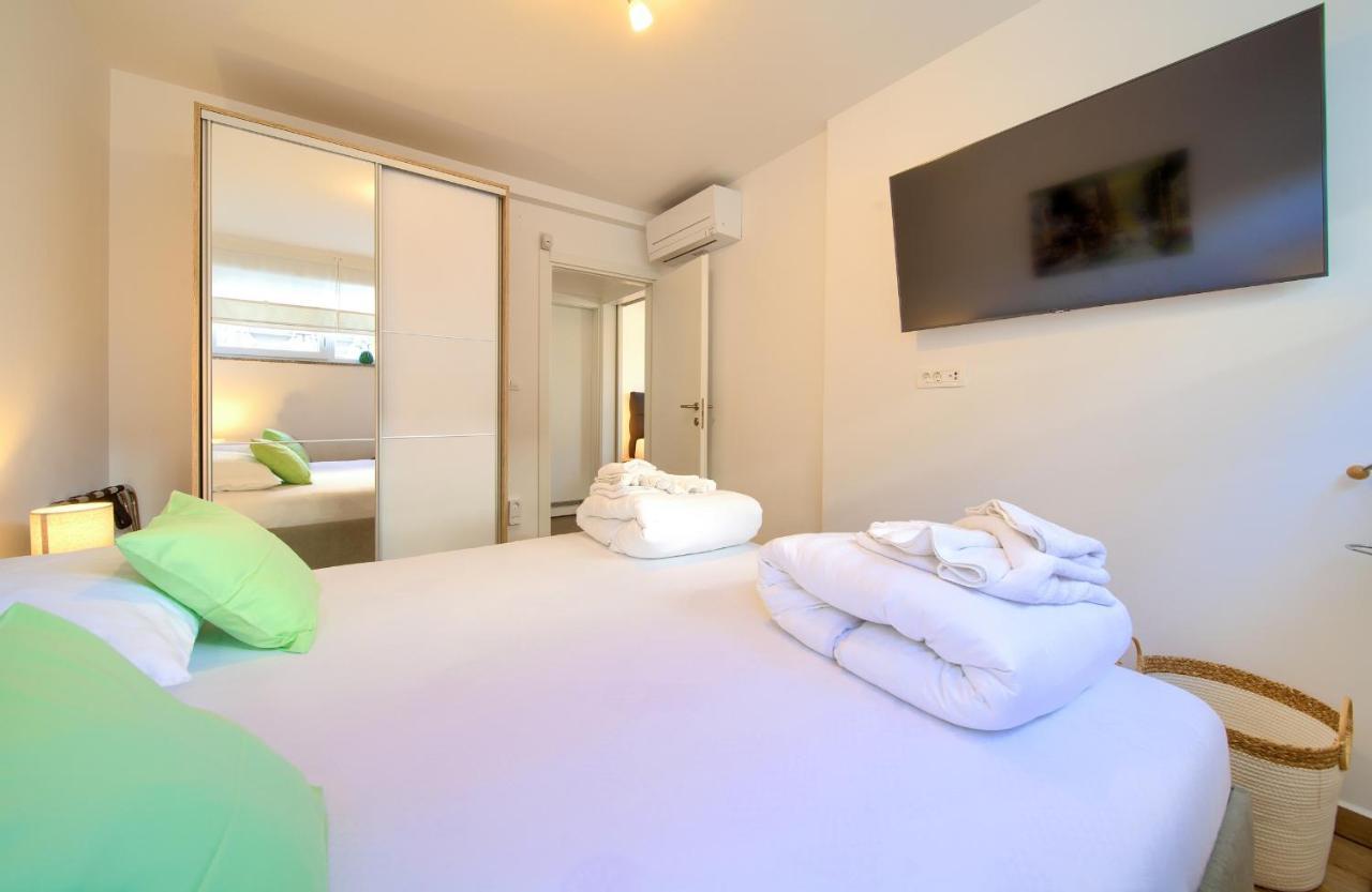 Villa Solis Lacus Modern Apartment - Private Heated Pool - Smart Tv Sky X - Free Parking Njivice Eksteriør bilde