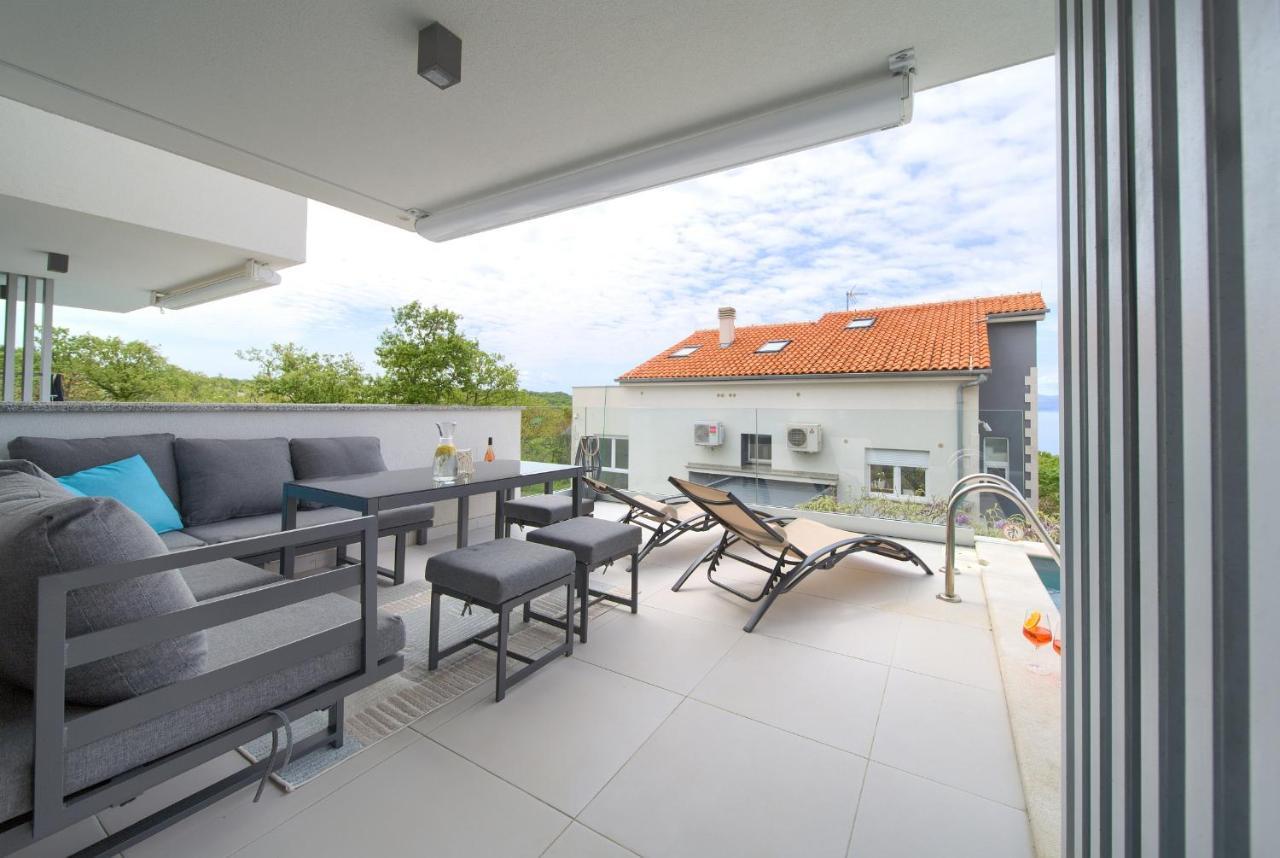 Villa Solis Lacus Modern Apartment - Private Heated Pool - Smart Tv Sky X - Free Parking Njivice Eksteriør bilde