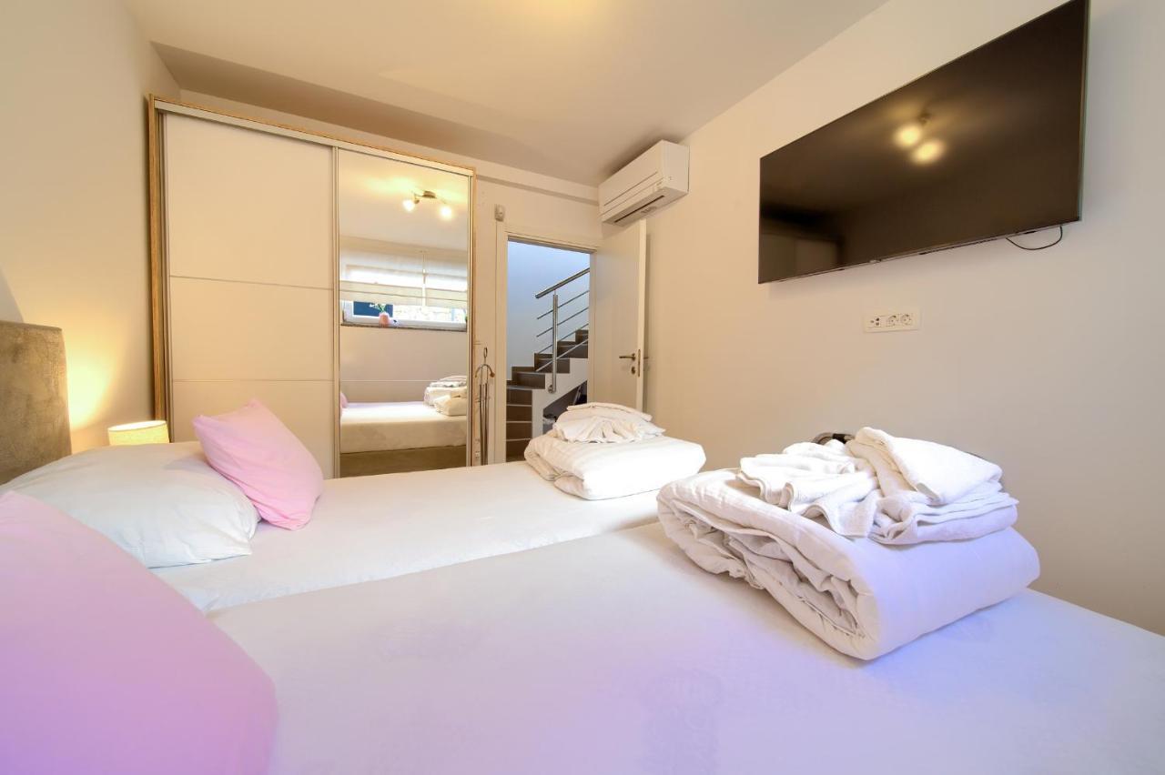 Villa Solis Lacus Modern Apartment - Private Heated Pool - Smart Tv Sky X - Free Parking Njivice Eksteriør bilde