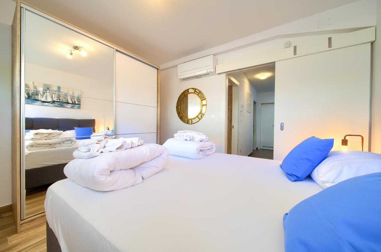 Villa Solis Lacus Modern Apartment - Private Heated Pool - Smart Tv Sky X - Free Parking Njivice Eksteriør bilde