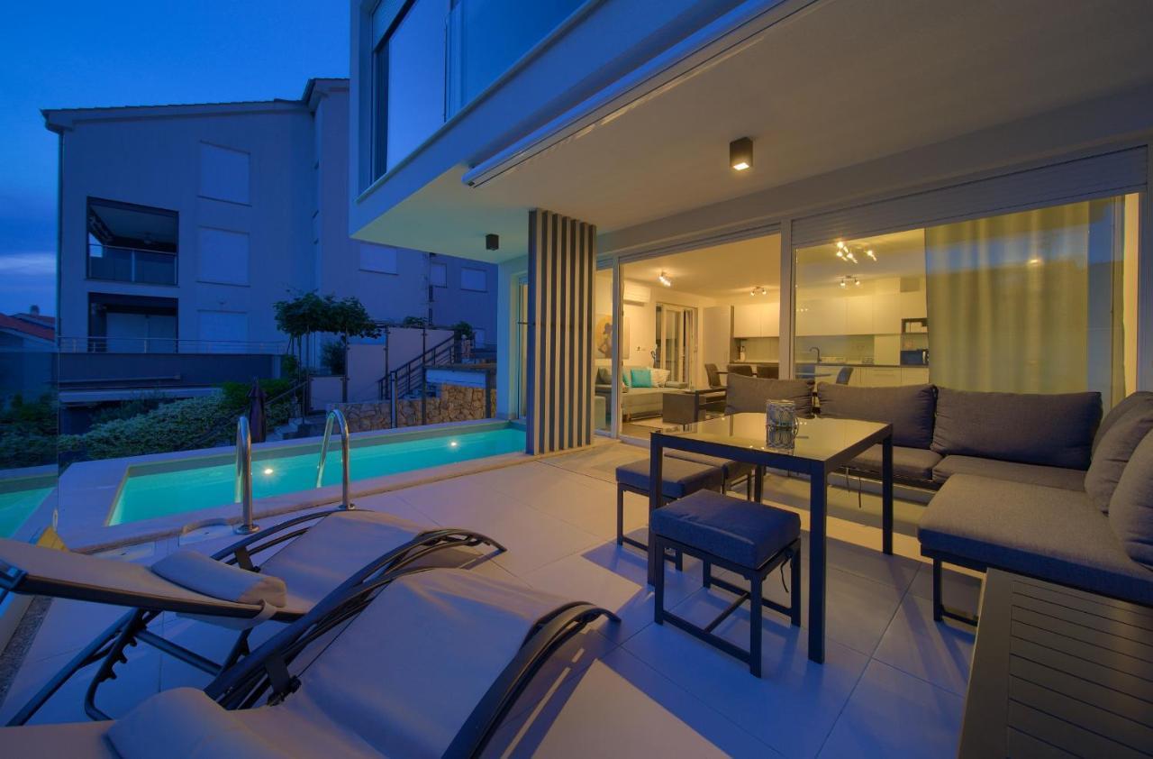 Villa Solis Lacus Modern Apartment - Private Heated Pool - Smart Tv Sky X - Free Parking Njivice Eksteriør bilde